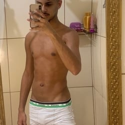 Foto de Erre Jota 021 ao vivo na webcam