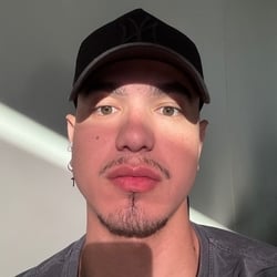 Foto de Estudante 24cm ao vivo na webcam