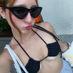 Foto de Fefezinha ao vivo na webcam