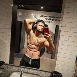 Foto de Ferdereck ao vivo na webcam