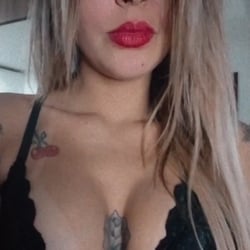 Foto de Fernanda Lins ao vivo na webcam