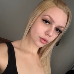 Foto de Fire Barbie ao vivo na webcam