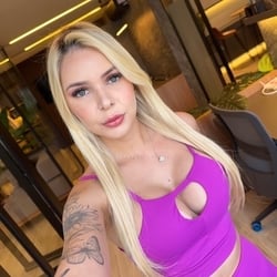 Foto de Flávia Barone ao vivo na webcam