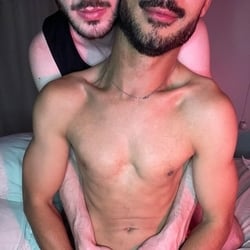 Foto de Footish Boy ao vivo na webcam