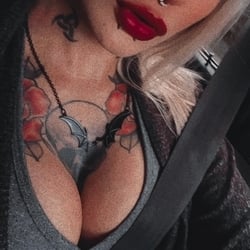 Foto de Freya Osbourne ao vivo na webcam