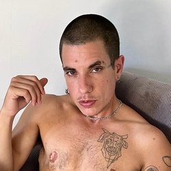 Foto de FTM Latino ao vivo na webcam