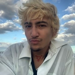 Foto de FTM Nicoian ao vivo na webcam