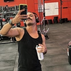 Foto de FTM Vick ao vivo na webcam