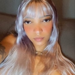 Foto de Gabi Lopes ao vivo na webcam