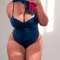 Foto de Gabriela Santos ao vivo na webcam