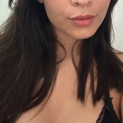 Foto de Garota Entediada ao vivo na webcam