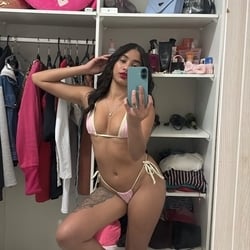 Foto de Gatinha Com K ao vivo na webcam