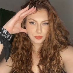 Foto de Giovana Grecco ao vivo na webcam