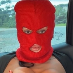 Foto de Giovana Mendy ao vivo na webcam