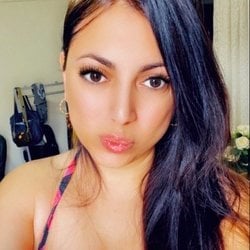 Foto de Giovanna Kairós ao vivo na webcam