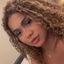 Foto de Giovanna Reis ao vivo na webcam