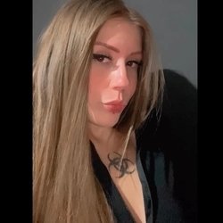 Foto de Gotica Loirah ao vivo na webcam