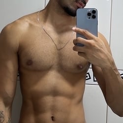 Foto de Guhx ao vivo na webcam