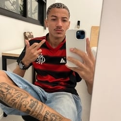 Foto de Gustavo 86642 ao vivo na webcam