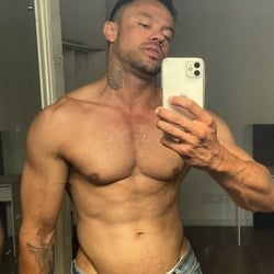 Foto de Gustavo roludo ao vivo na webcam