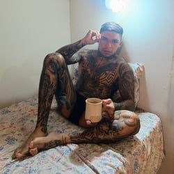 Foto de Gustavo Tatuado ao vivo na webcam