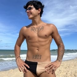 Foto de Half Boy - videos sexo ao vivo Sexo ao Vivo