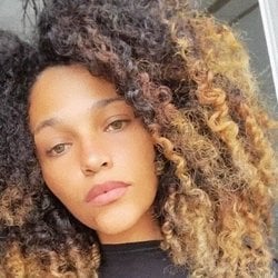 Foto de Hazel Luna ao vivo na webcam