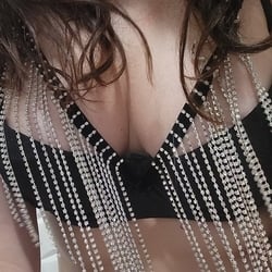 Foto de Hellen Almeida ao vivo na webcam