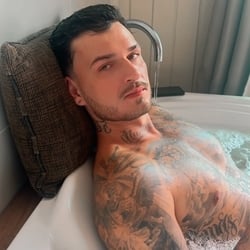 Foto de Hétero Dotado 95 ao vivo na webcam