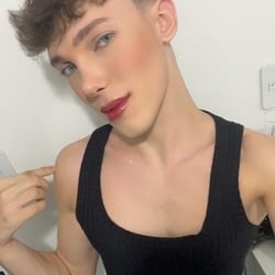 Foto de Hique Doll ao vivo na webcam