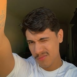 Foto de Hornet Boy ao vivo na webcam