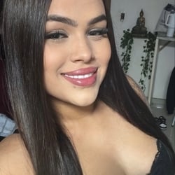 Foto de Hot Jully ao vivo na webcam