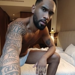 Foto de Hugo Tatuado XXL ao vivo na webcam