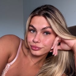 Foto de Iane Deville ao vivo na webcam