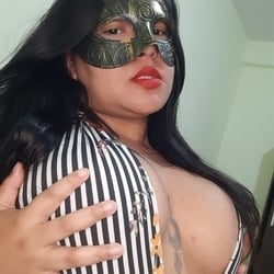 Foto de Índia Hot 99 ao vivo na webcam