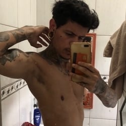 Foto de Inked Jhon ao vivo na webcam