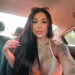 Foto de Isa Albuquerque ao vivo na webcam