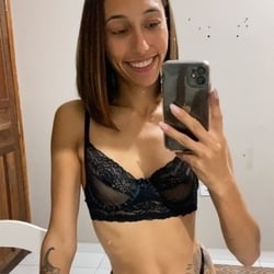 Foto de Ísis Becker ao vivo na webcam