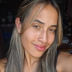 Foto de Isis Castellane ao vivo na webcam