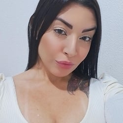 Foto de Isis Lisboa ao vivo na webcam