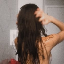 Foto de Isis Lune ao vivo na webcam