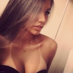 Foto de Ísis Saraiva ao vivo na webcam