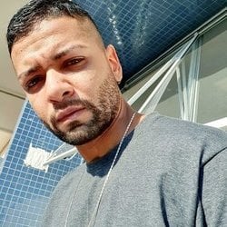 Foto de Israel Boy ao vivo na webcam