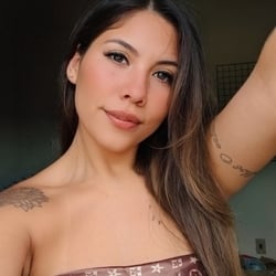 Foto de Izzi 17 ao vivo na webcam