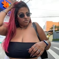 Foto de Izzynha ao vivo na webcam