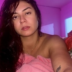 Foto de Jade Almeida ao vivo na webcam