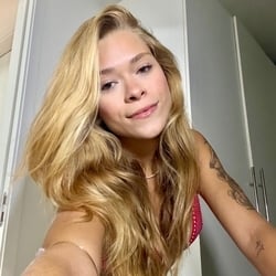Foto de Jade Loirona - videos sexo ao vivo Sexo ao Vivo