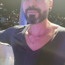 Foto de Jamal Malik ao vivo na webcam