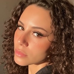 Foto de Jhenne Rouge ao vivo na webcam