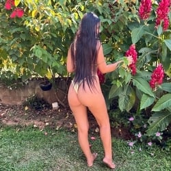 Foto de Jhenny Rodrigues ao vivo na webcam